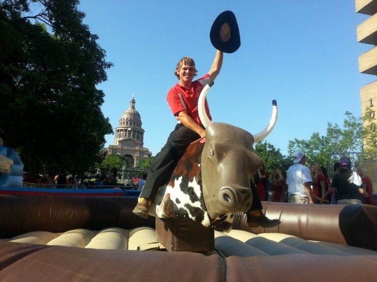 Mechanical Bull – Corral rental at an event