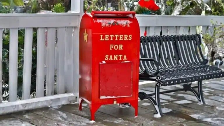 mailbox-for-letters-to-santa