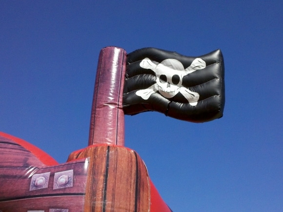 Pirate Combo (18’L X 15’W X 14’H) rental photo