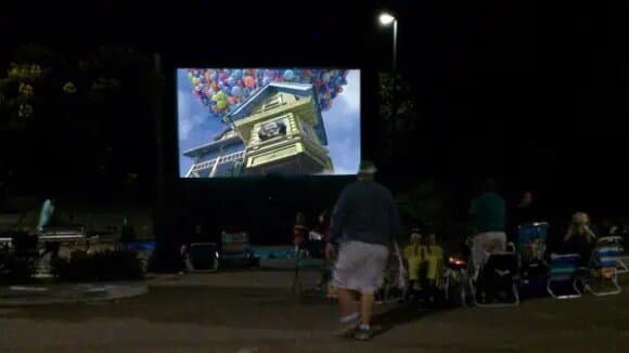 moonwalk-outdoor-movie-combo-3